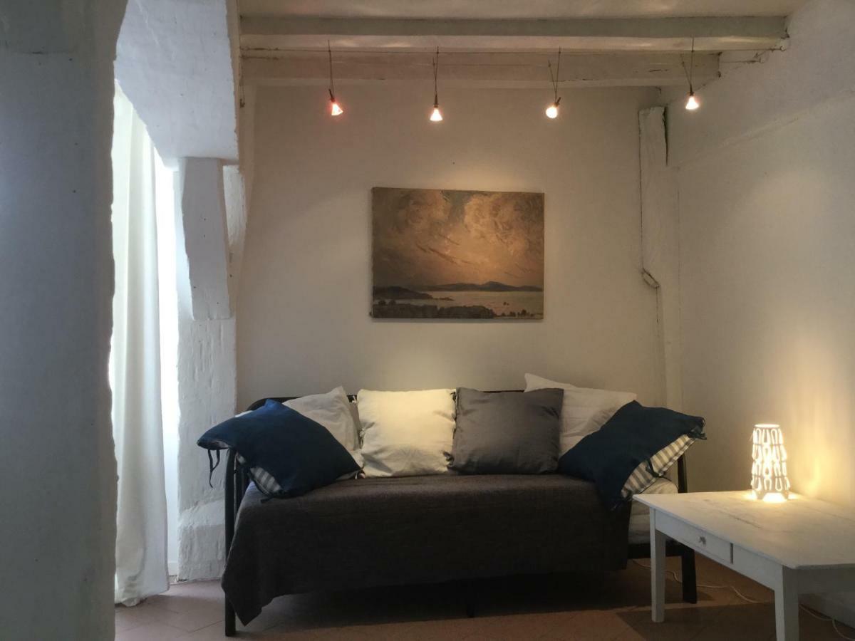 La petite maison d’à côté, au n°11 Saint-Aignan  Extérieur photo