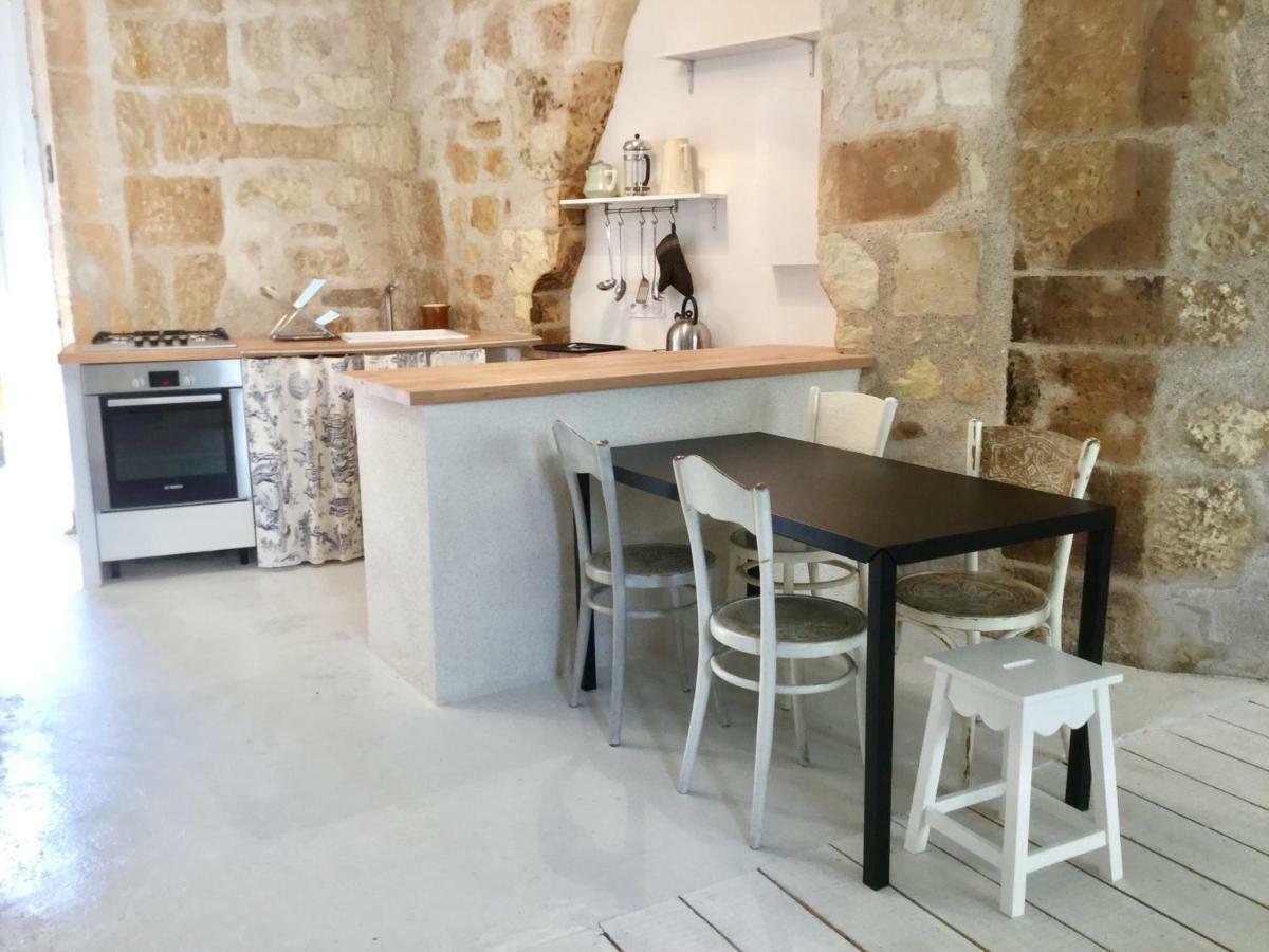 La petite maison d’à côté, au n°11 Saint-Aignan  Extérieur photo